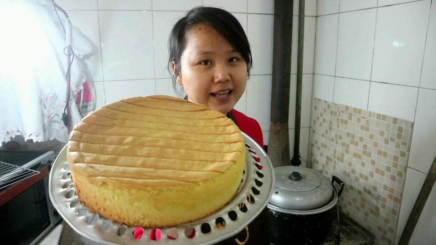 32升烤箱低温烤10寸戚风蛋糕的方子:不开裂、不塌腰、可裱花承重