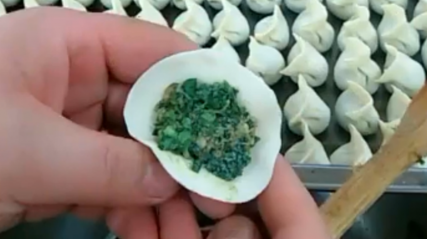 面点师傅详细教大家包饺子手法教程,这样的饺子你学会包了吗?