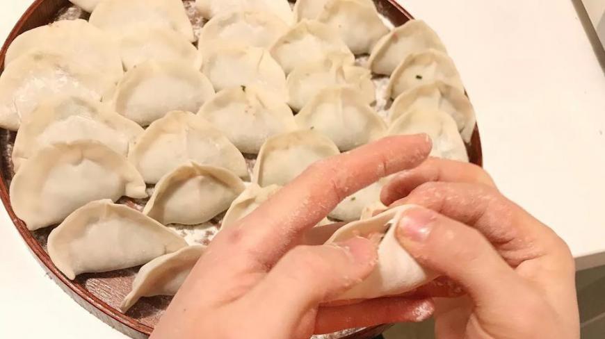 南方人包饺子!馅料和蘸料值得学习,虽然包的比较丑