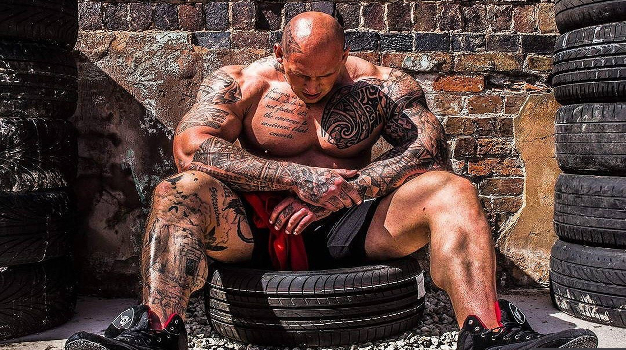 “人间巨兽”马丁福特,高2米重300斤,肌肉兽化到让人窒息!