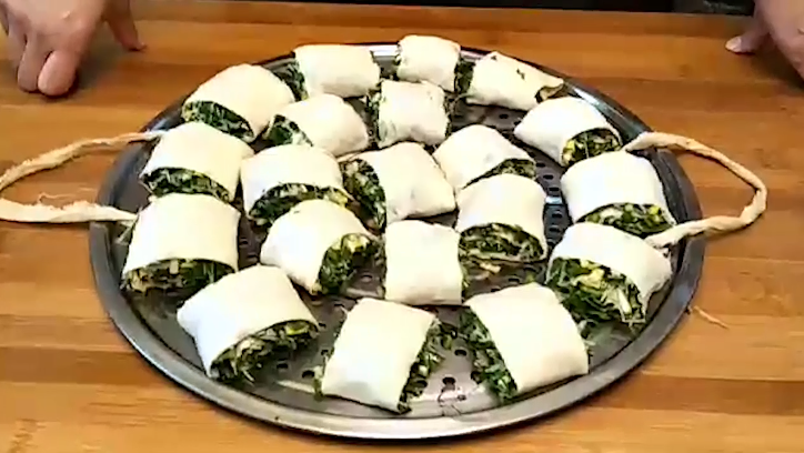 农家菜卷真好吃,擀面有技巧,调馅有比例,手法没见过快看看