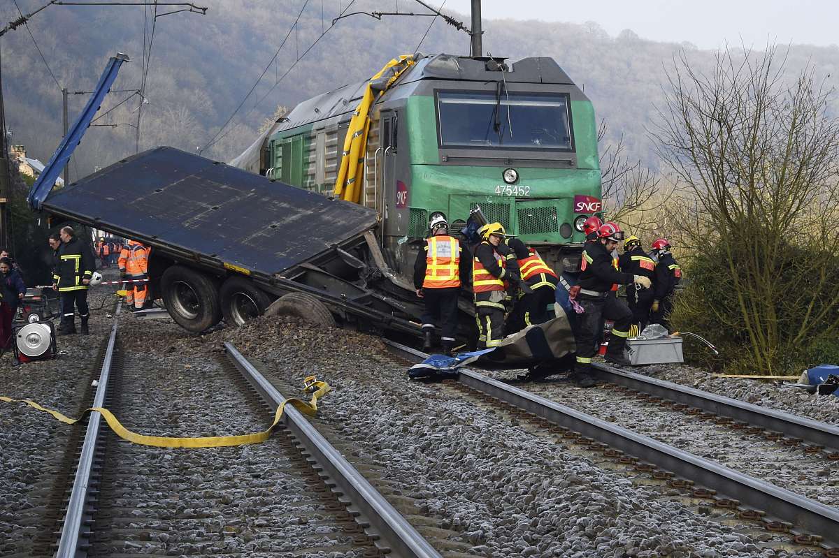 石家庄同创铁路学校那些能学开火车