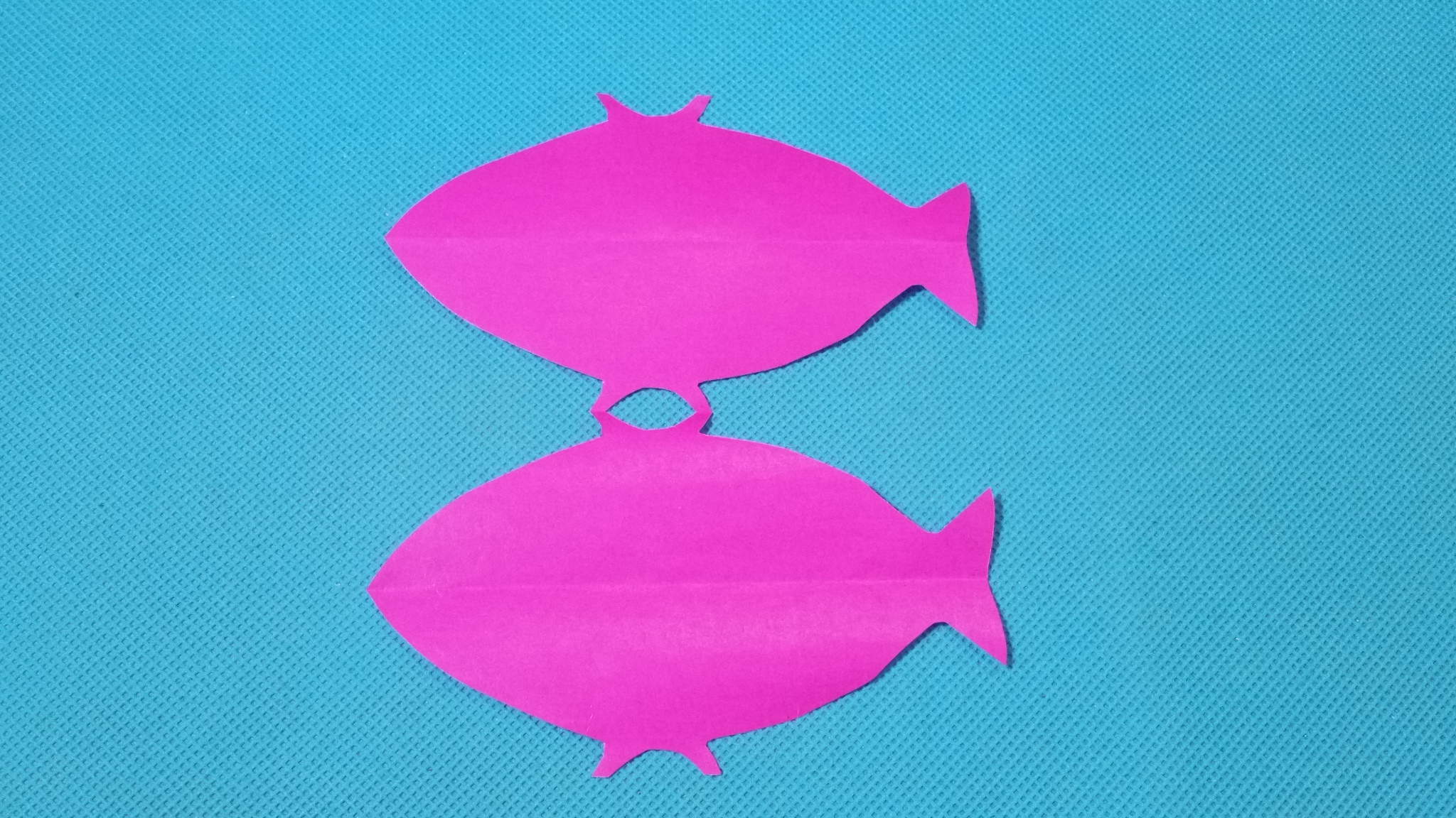 剪纸小课堂:两条小鱼,儿童喜欢的手工DIY,动手又动脑