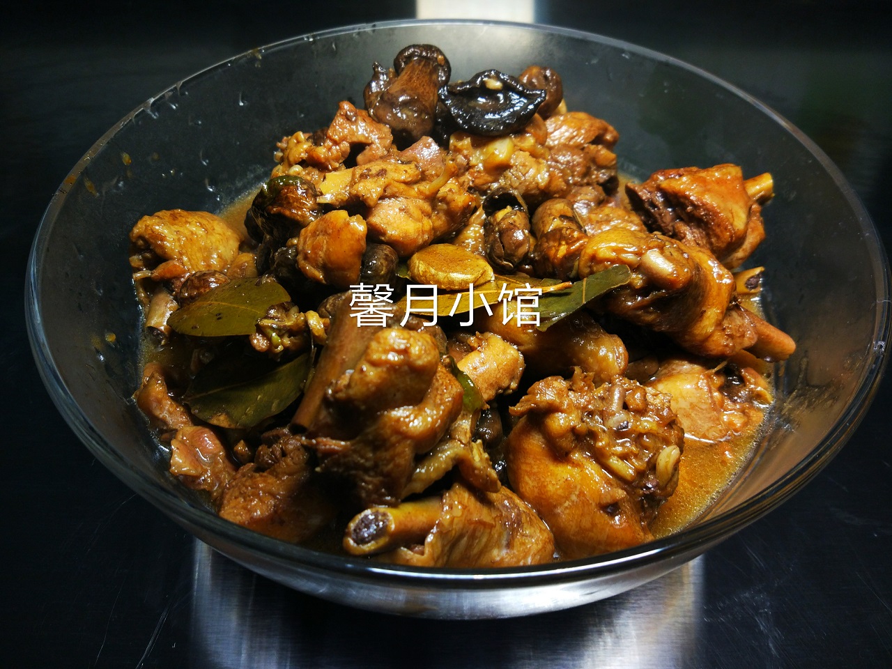 自己采的蘑菇来炖鸡腿,这才是鸡腿最好吃的做法,太美味儿了