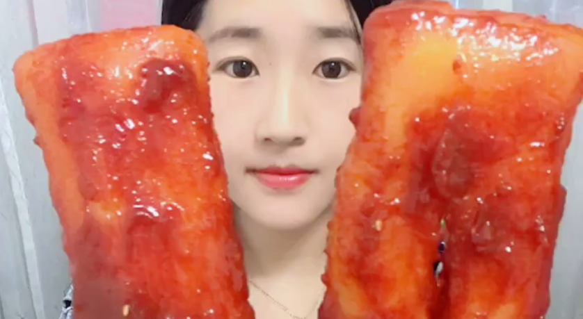 超级好吃的脆皮炸年糕,小姐姐亲手做的,这手艺太赞了!