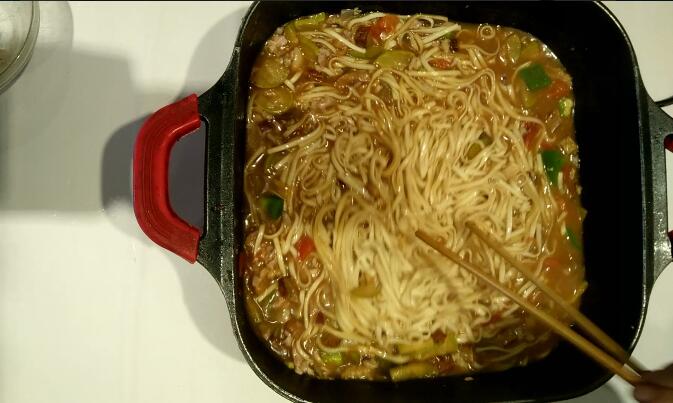 肉末西红柿热汤面,比牛肉面还要香,做法特简单