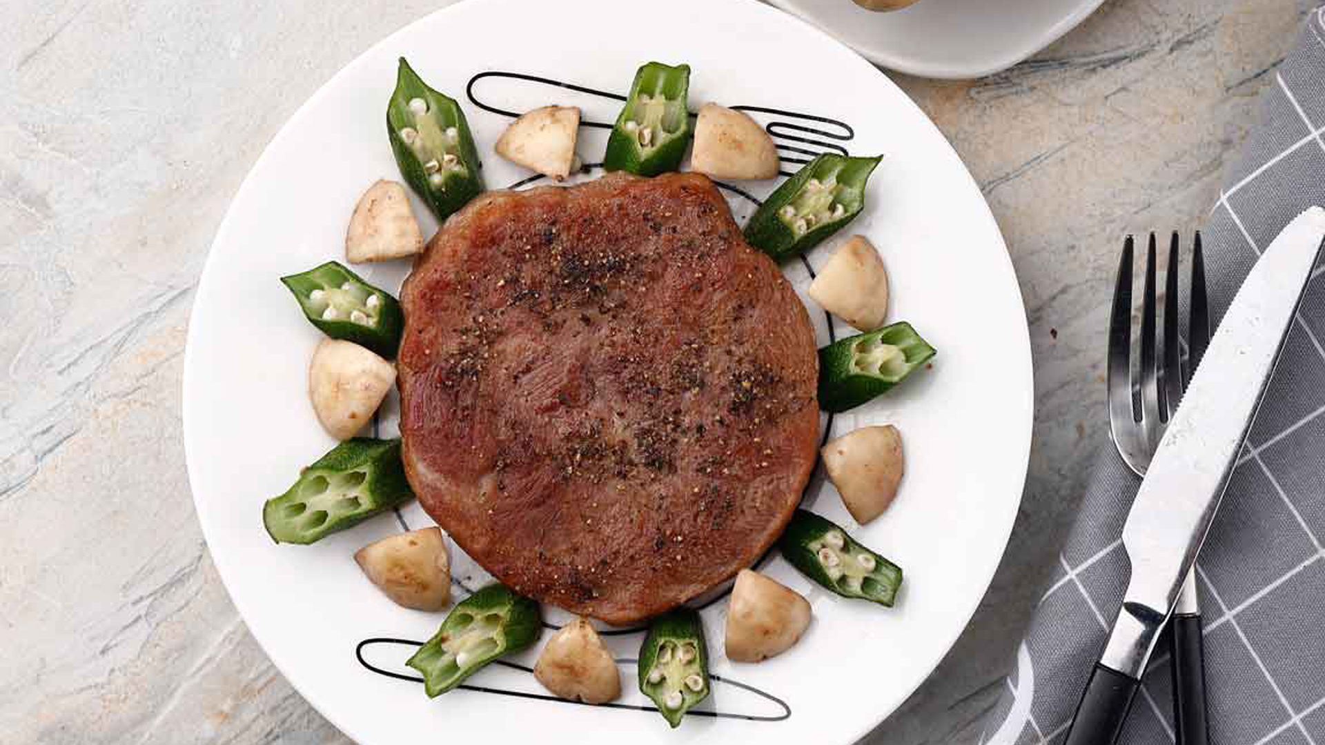 西餐中的王者——煎牛排,在家自己做,吃出情调来