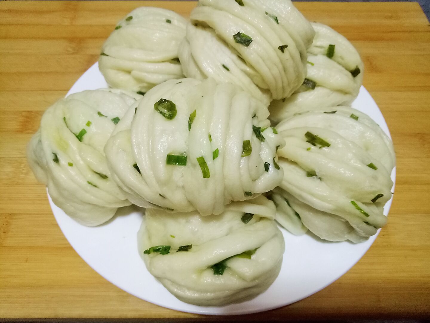 葱花卷子最好吃的做法,发面有诀窍,松软可口太香了