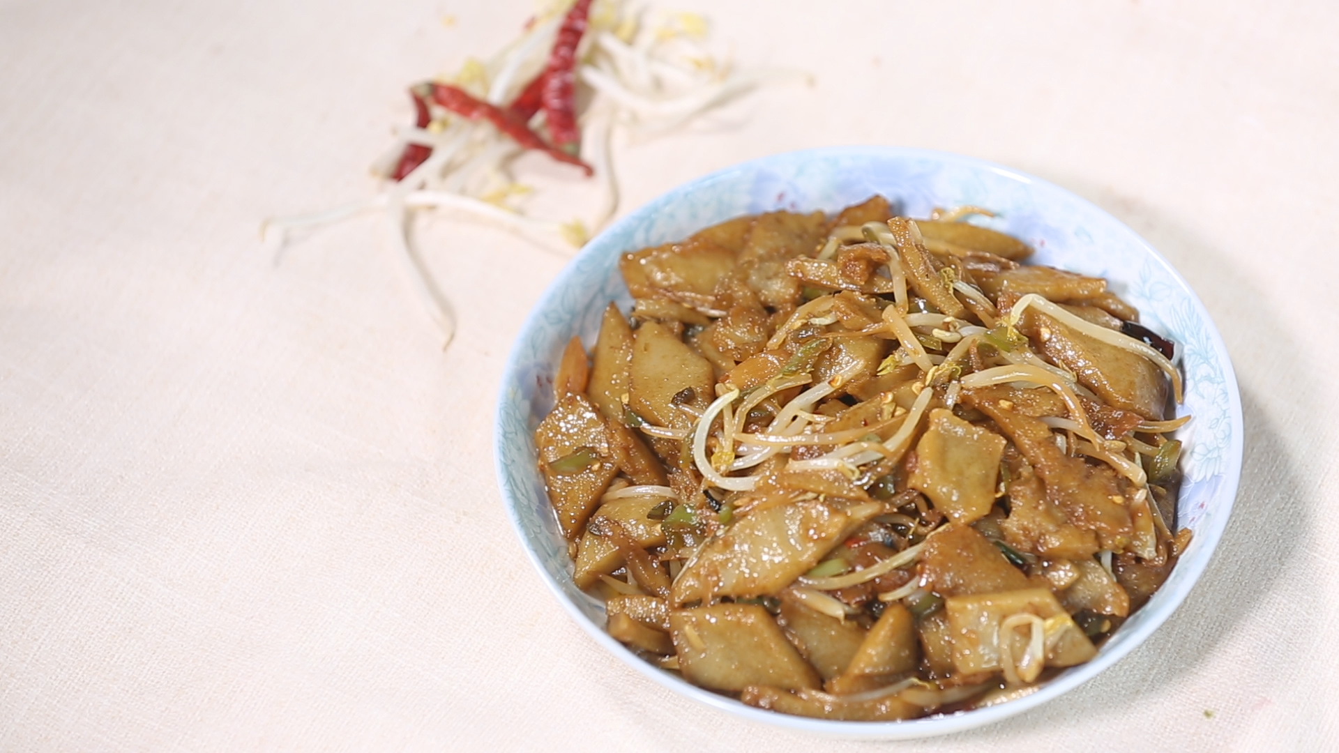 山西特色小吃豆芽炒灌肠,家常豆芽炒灌肠,好吃又易学
