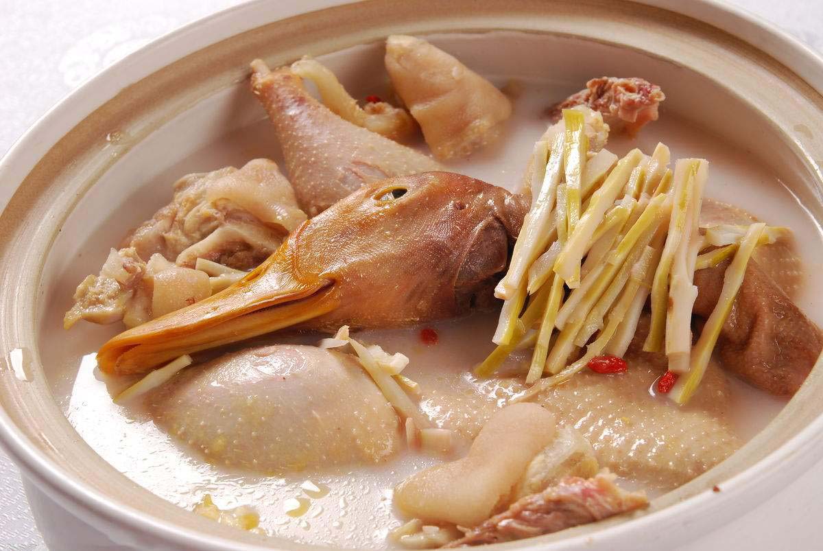 老鸭汤就要这样做，美味又营养，把全家人的胃都养好了！