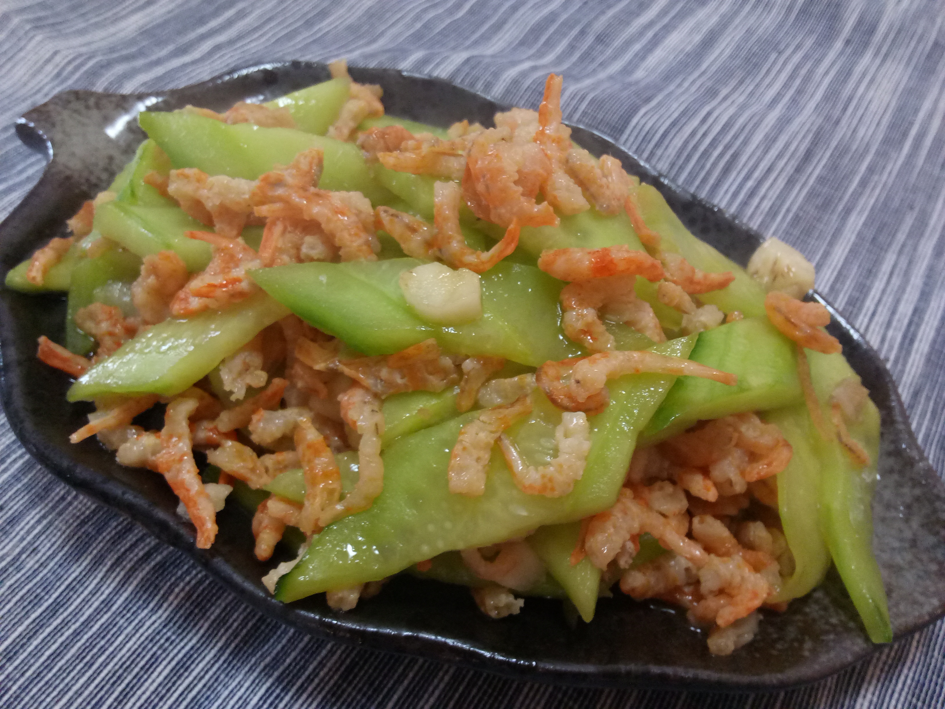 干海鲜还能做出新鲜味道,搭配黄瓜炒,清爽不油腻好下饭!