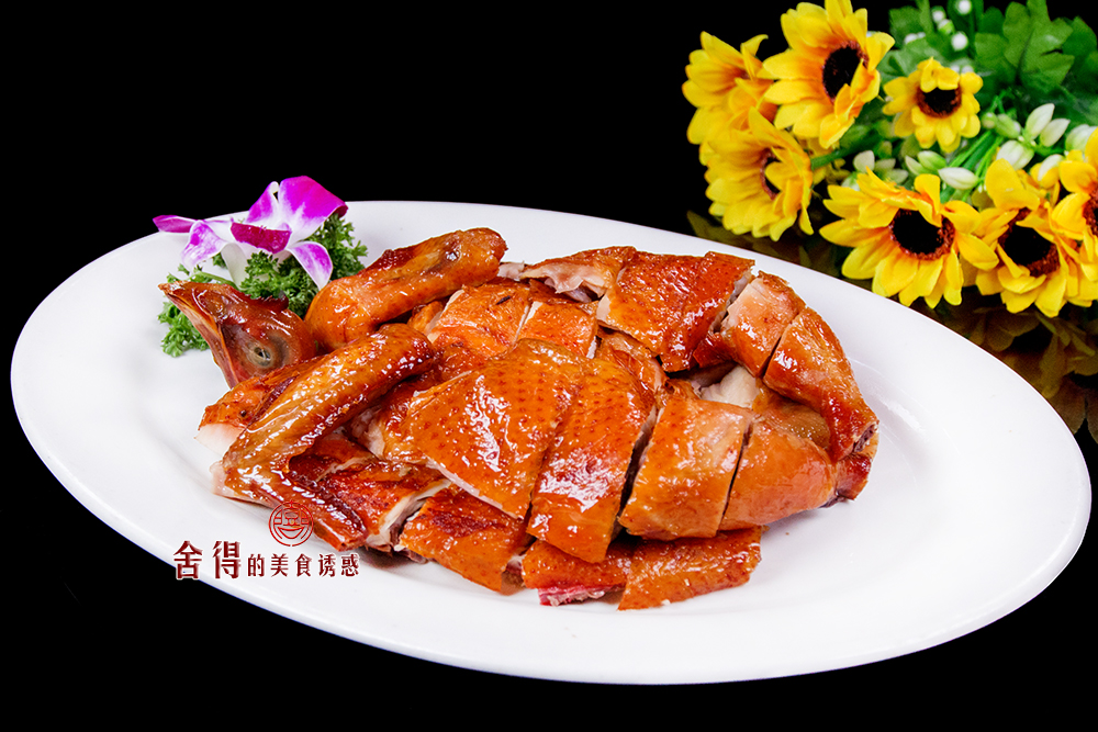 香喷喷的蒜香鸡这样做皮脆肉嫩,蒜香十足,附装盘教程