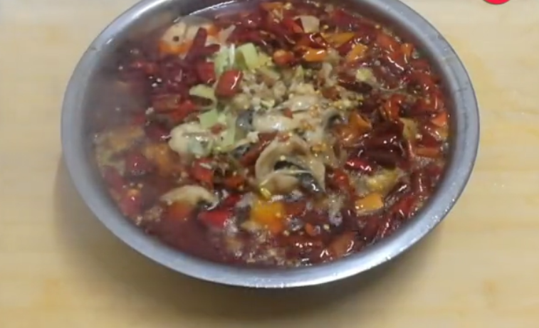 水煮鱼自己在家也可以做,好吃过瘾,太香了!
