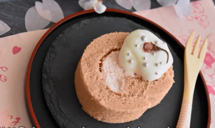 艺术般的甜品小吃,粉色樱花蛋糕卷!