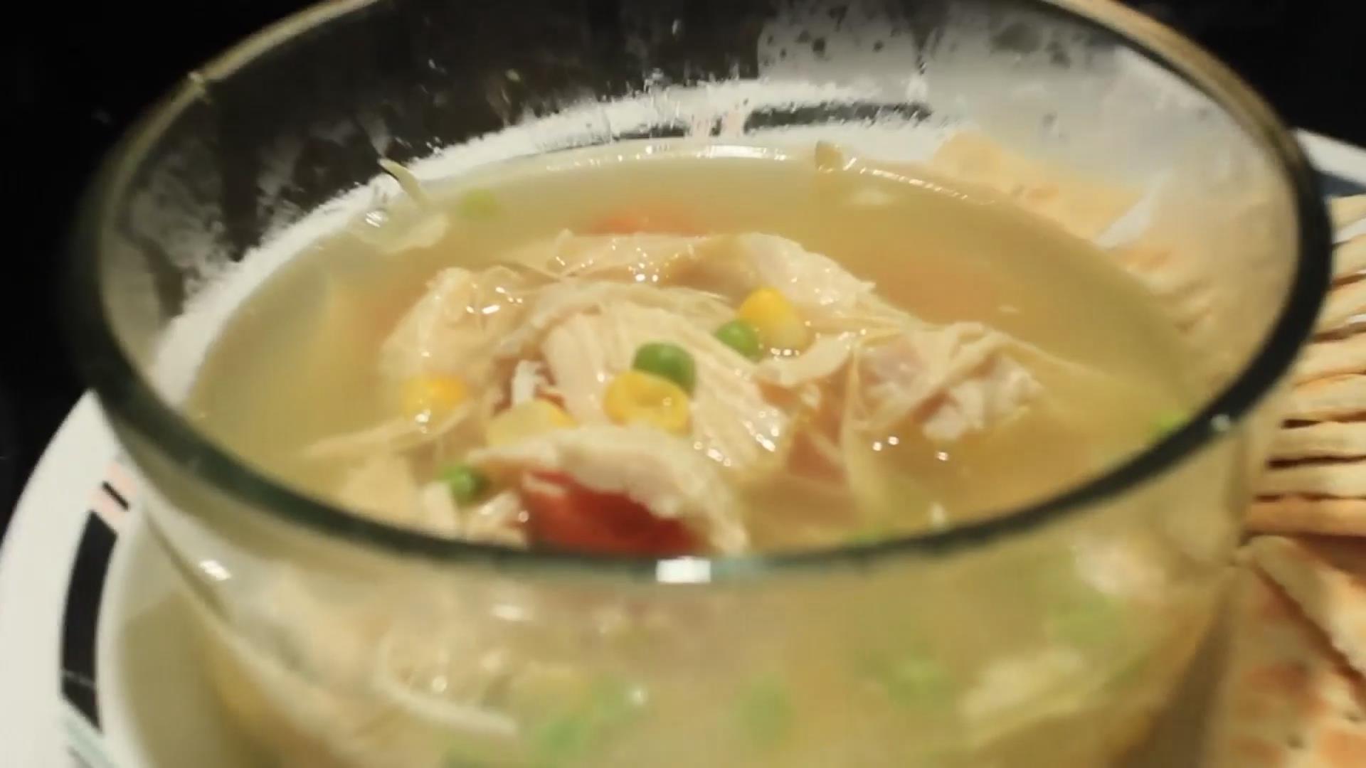 这样炖鸡汤才最好喝,汤鲜味美滋补养颜,怎么喝都不够