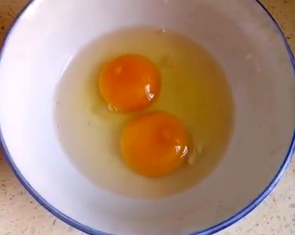 黄金鸡蛋卷,做法简单又营养的早餐,小孩子最喜欢吃!