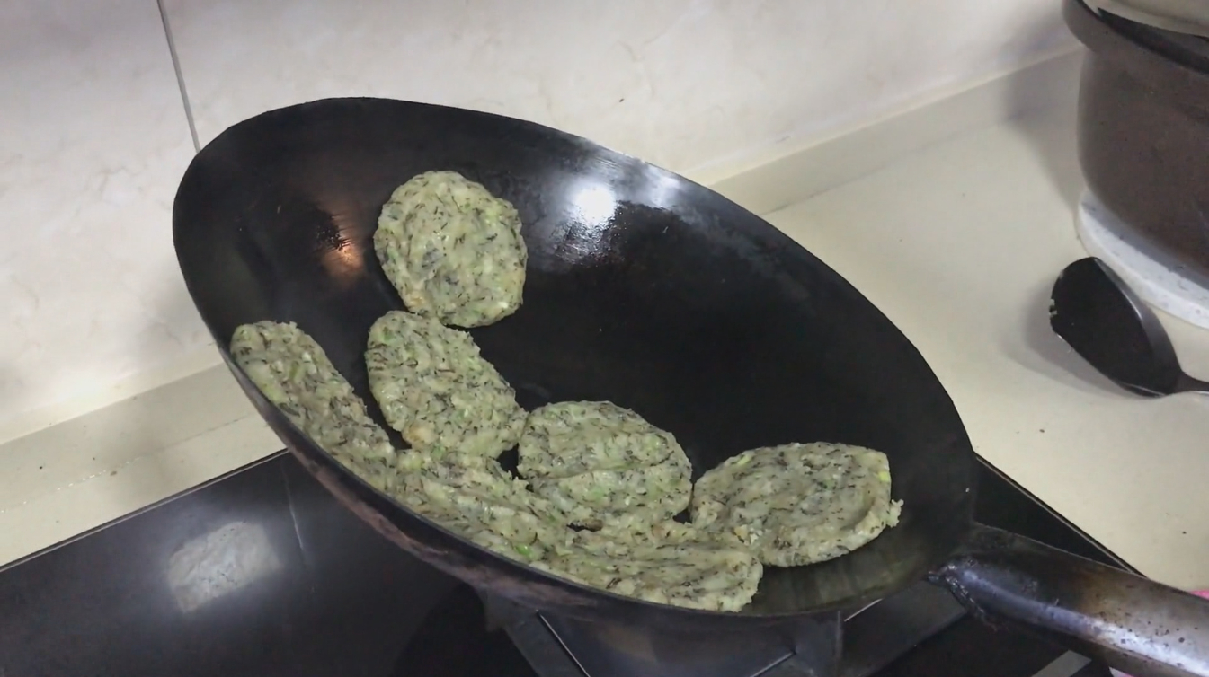 蒿子粑粑的做法了解一下,这种南方美食口感其实也不错呦