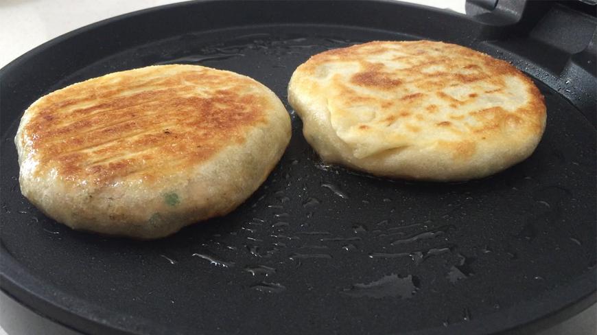 教你在家做香酥肉饼,外焦里嫩不油腻,比买的好吃,当早餐超美味