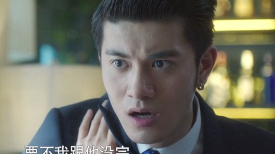 皮皮虾让在王雷在床上吃饭,太幸福了