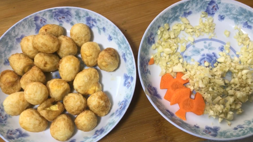 虎皮鹌鹑蛋,西式做法,配上番茄酱创意的做法很简单