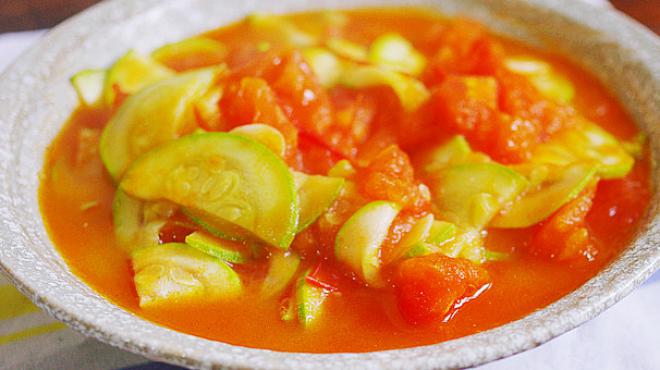 大厨教你西红柿炒西葫芦的家常做法,好吃