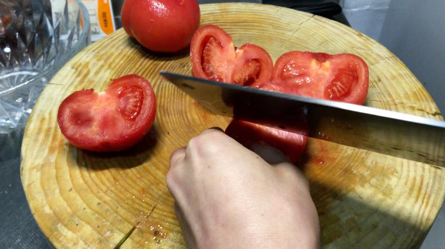 大厨教你做火锅的番茄锅底,3个番茄1根筒骨搞定,健康美味!