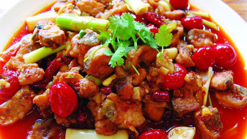 舌尖上的重庆,大厨教你酒店秘制红烧鱼,底料配方无保留分享