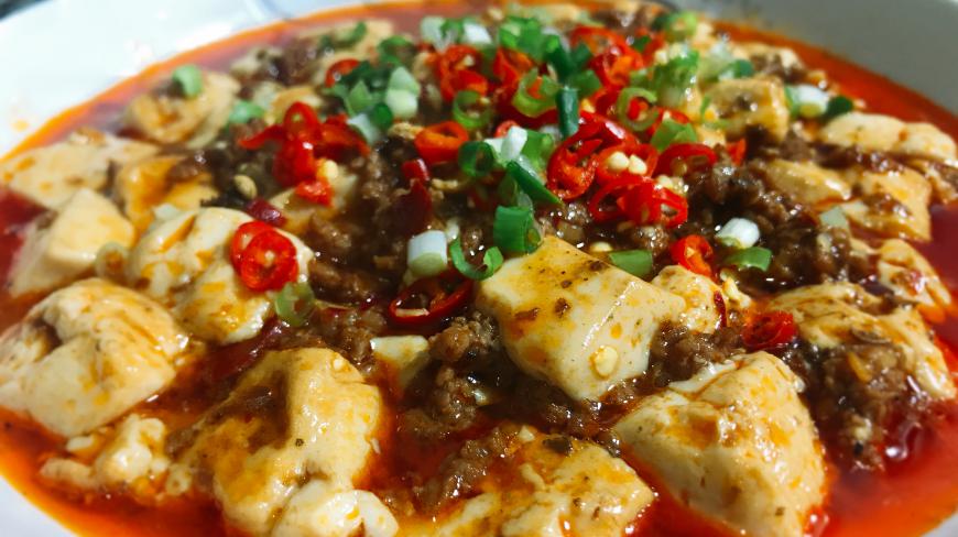 舌尖上的美食:教你做经典麻婆豆腐,步骤详细清晰,豆腐入味不碎