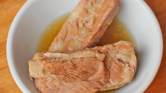 一道非常尴尬的食物,新加坡头牌肉骨茶,是茶还是汤?