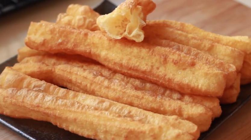 油条的配方和做法,零失败!在家自己做,放心又好吃