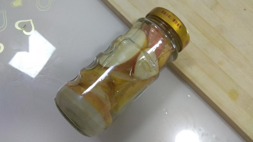 在家自制减肥苹果醋,每天喝1勺,赘肉逐渐减少,据说模特每天喝