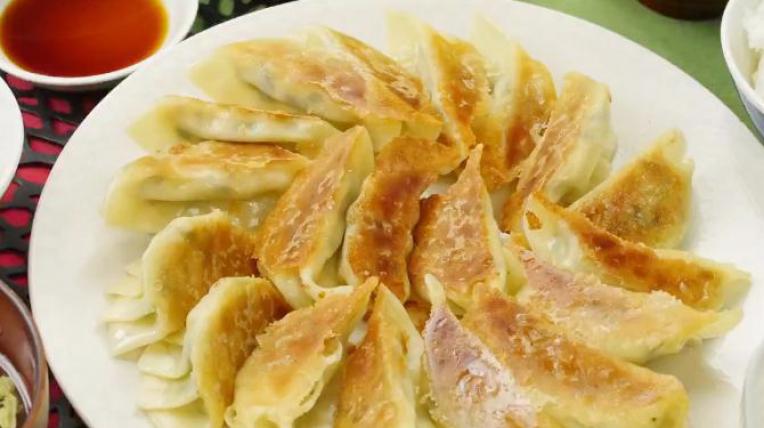 好吃的日本煎饺,不一样的配方,但是一样的好吃,做法也是很简单