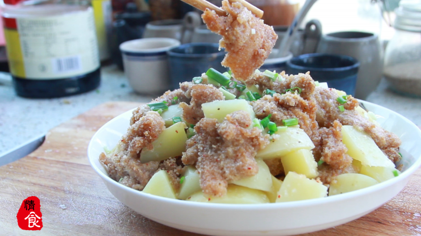 让人嘴馋的土豆粉蒸肉!做法其实并不难,在家就可以做