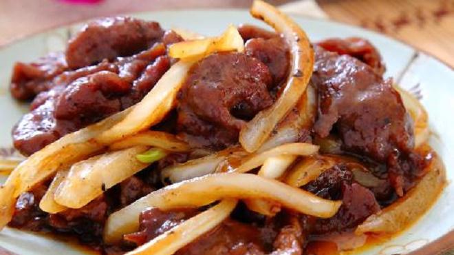 家常洋葱炒牛肉做法,这样做好吃不腻超级下饭,上桌就被抢光了