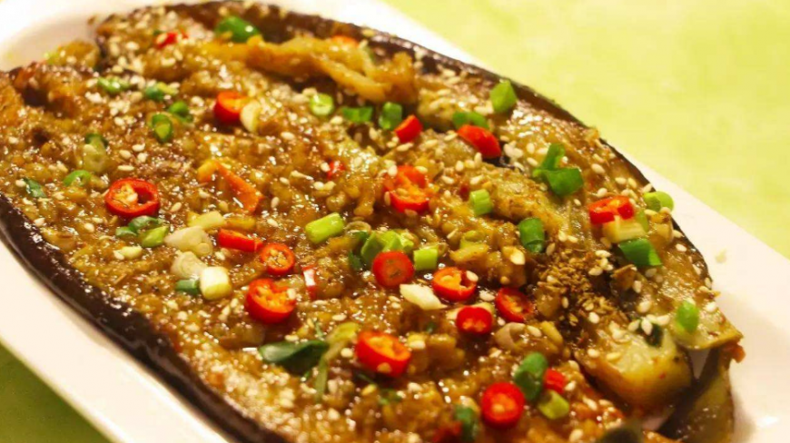 正宗蒜泥烤茄子的做法,外香里嫩超级下饭,再也不用出去吃烧烤啦