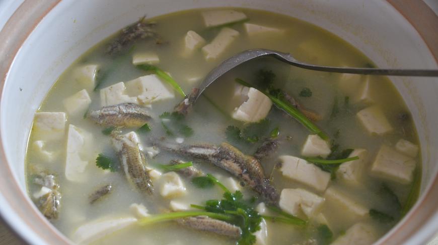 大厨教你做泥鳅豆腐汤,汤白鱼鲜有技巧,没有一点腥味,真好喝