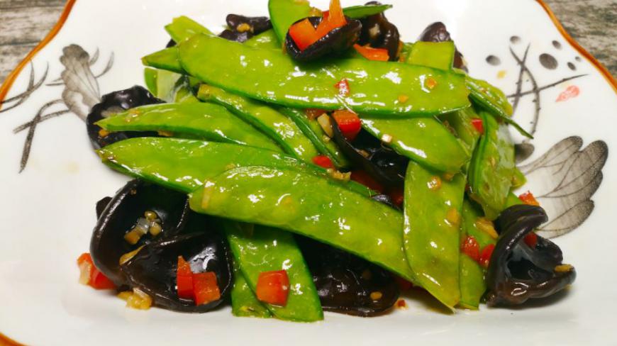 蒜香红椒荷兰豆,这才是真正的素食主义美食,做法十分简单!