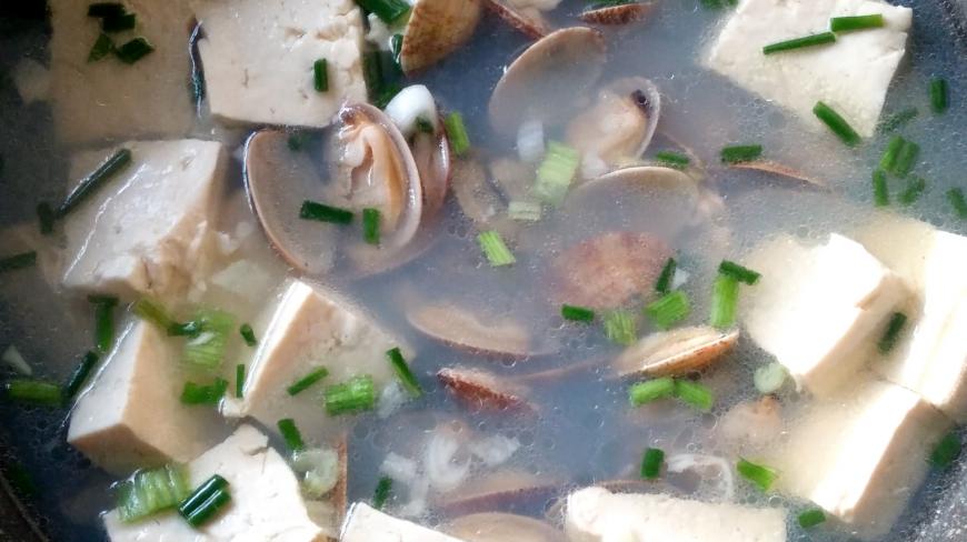 花蛤豆腐汤的家常做法