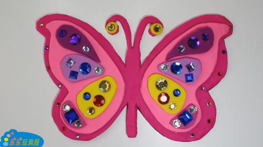 论创意我只服魔力彩泥,小朋友一起来做漂亮的小蝴蝶啦!