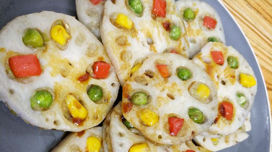 藕遇小鱼肉,鲜嫩的鱼肉与脆滑的藕,完美搭配出的民间美食