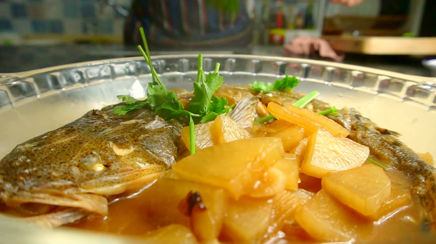 这道摆甲鱼萝卜汤减肥的时候使劲吃,吃再多肉也不怕胖了