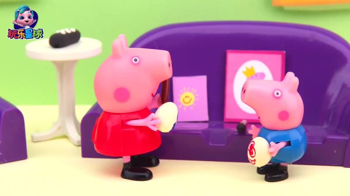 小猪佩奇乔治在鸡蛋上画画