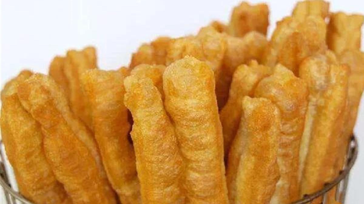 很多人都喜欢吃油条,那吃油条对身体有没有危害?