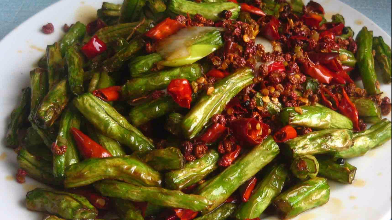 干煸豆角的做法,很多人做错了,原来他是这么做的,一看就有食欲