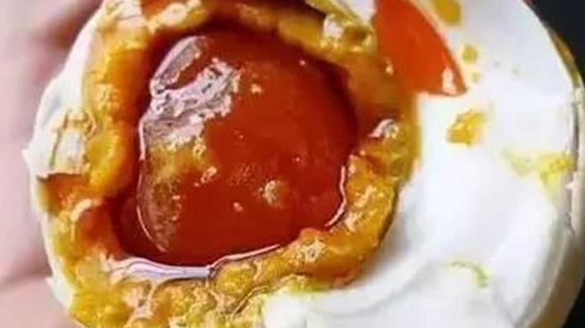 古方腌制咸鸭蛋正宗老方子,7天腌制个个出油,简单快速又好吃!