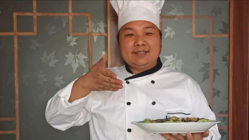 厨师长教你香菇菜心独特做法,只需简单两步,老人孩子抢着吃