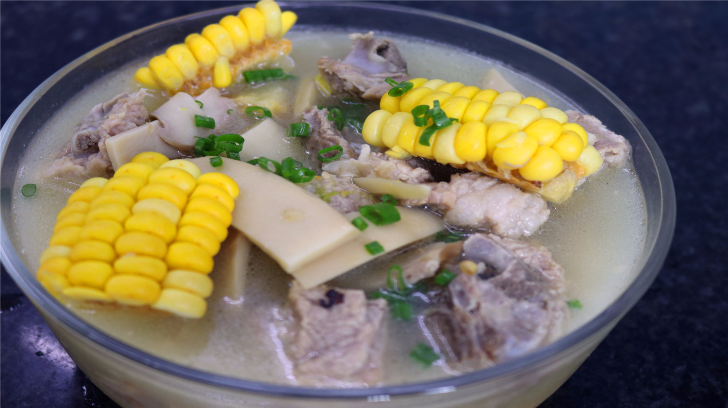 玉米排骨汤这样做才鲜美,你肯定少放了一样食材,现在才恍然大悟