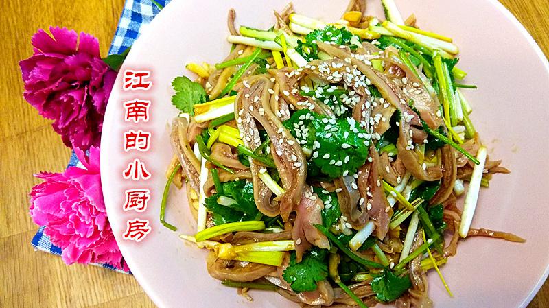猪肚这个做法简单好吃,一切一拌清新爽口