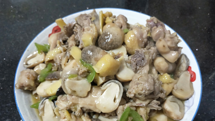 鸡肉那么多做法,唯有这一道客家人的做法,让人回味无穷,鲜美!