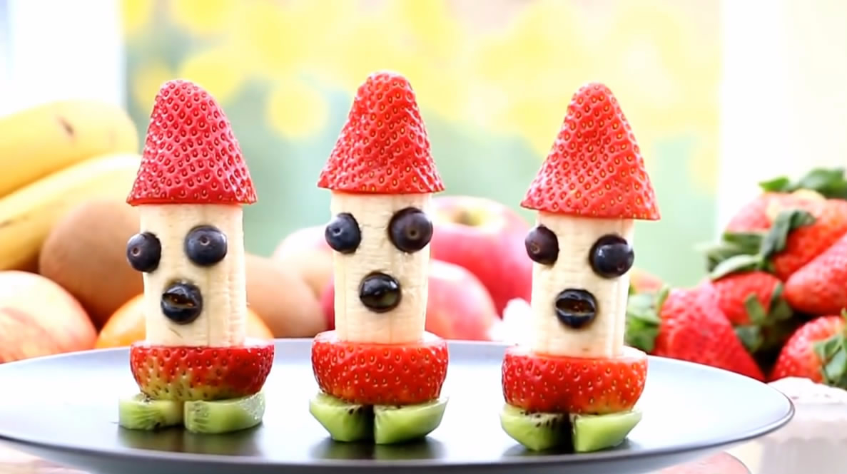 好漂亮的草莓香蕉水果拼盘,看看是怎么做出来的